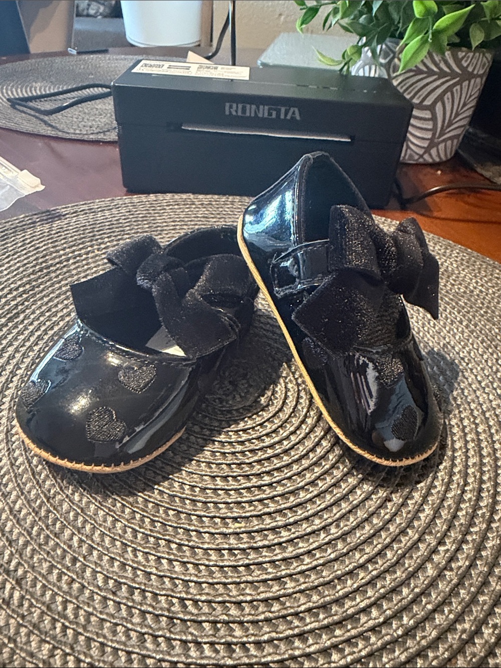 Girls Black Patent Mary Jane Dress Shoes with Bow Accent